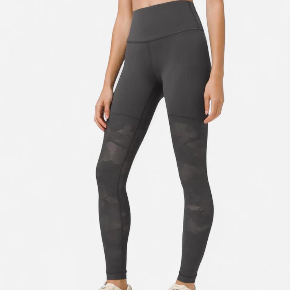 Lululemon Sheer Will HR Tight 28 Womens Size 4 Black Camo Waistband